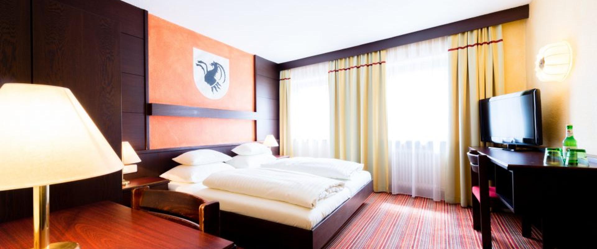 30095 Biker Hotel Schrofenstein in Tirol.jpg