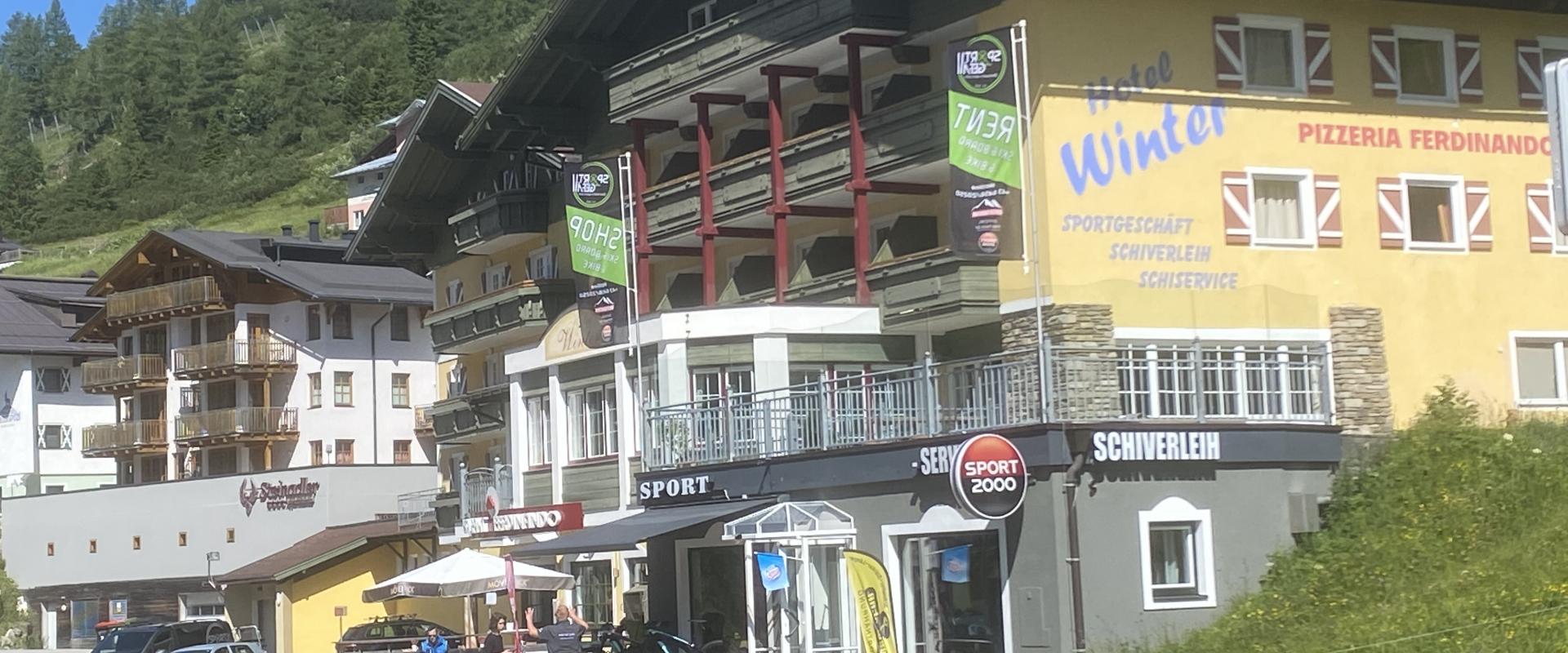 30367 Biker Hotel Winter im Salzburger Land.jpg