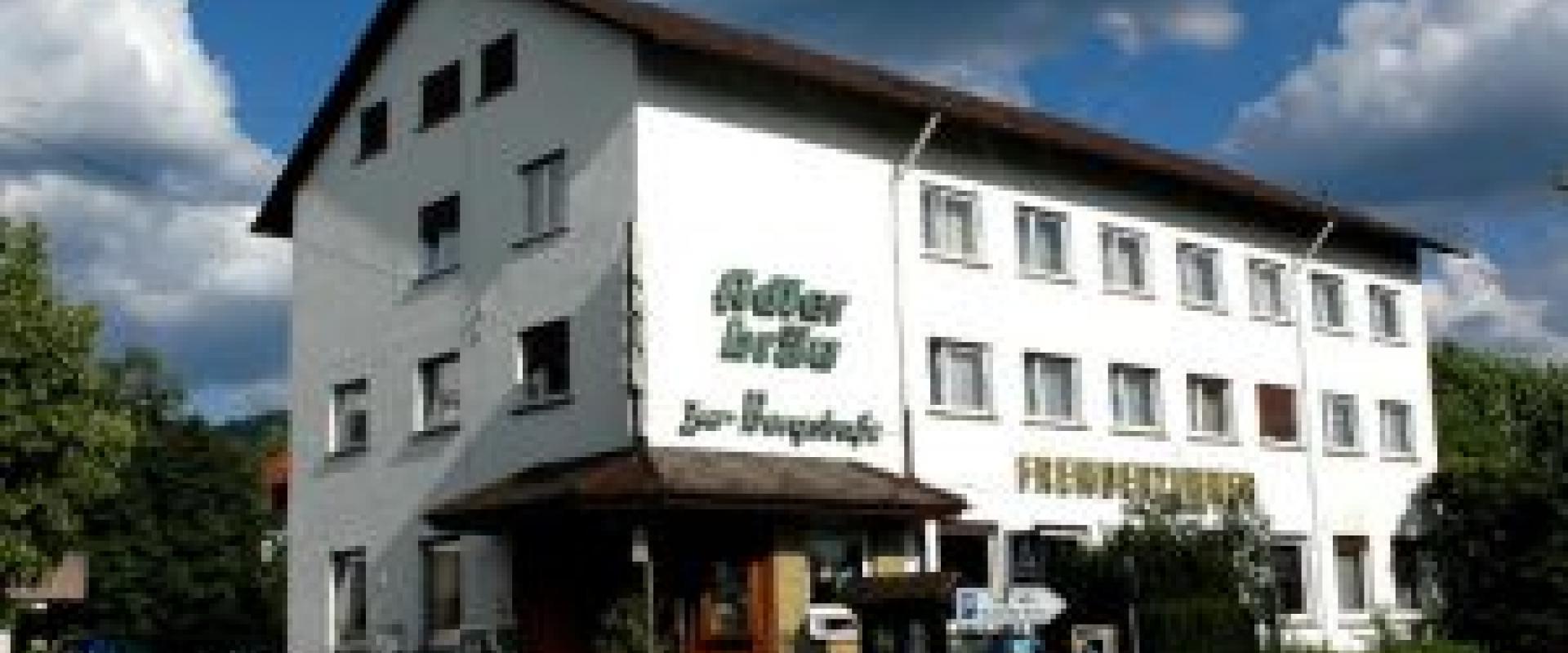 30417 Biker Hotel Zur Bergstraße im Odenwald.jpg