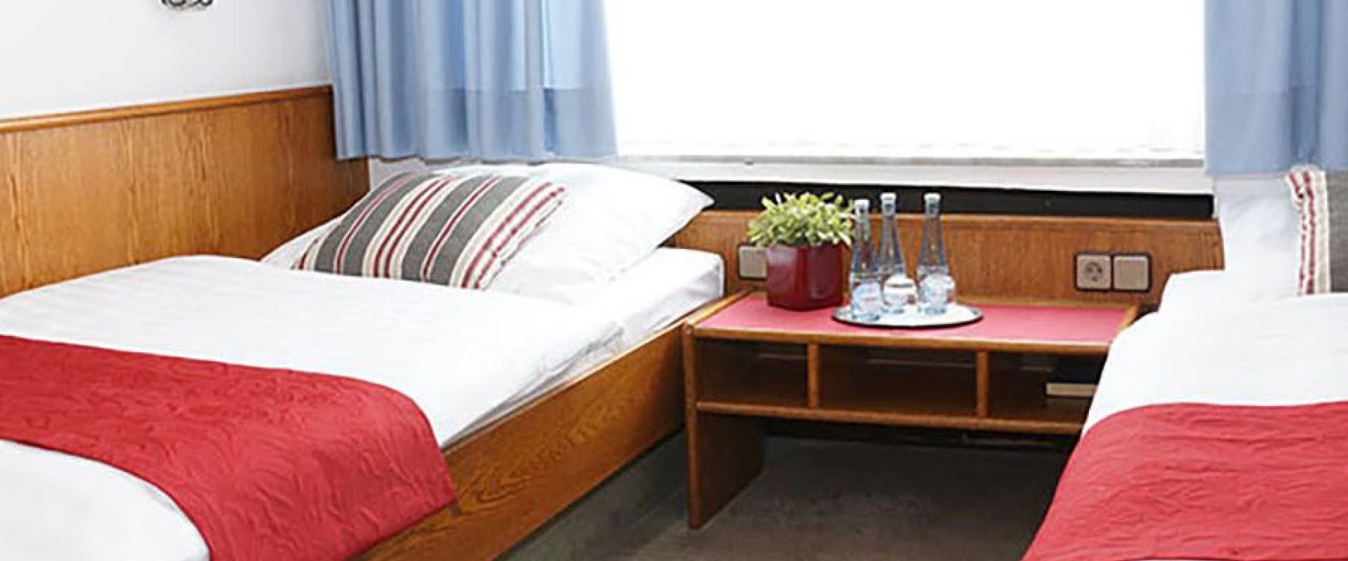 30513 Biker Hotel Wildpferd im Münsterland.jpg