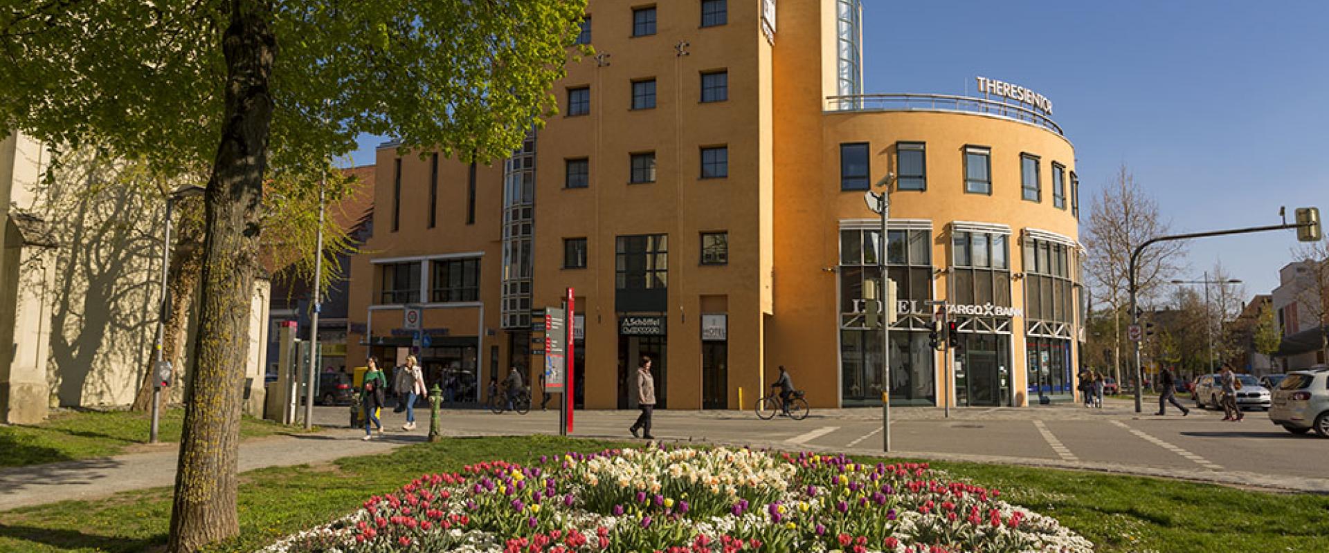 30588 Biker Hotel Theresientor in Niederbayern.jpg