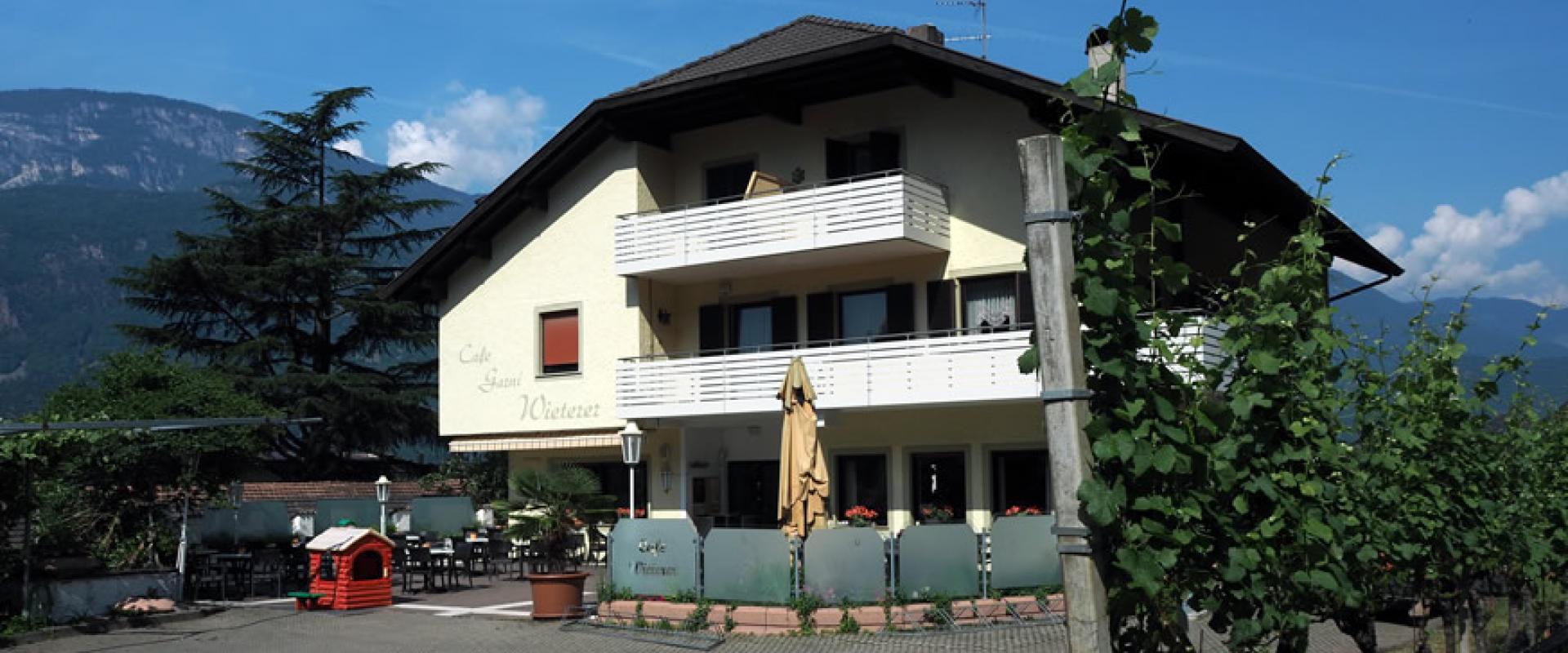 9076 Bike Hotel Cafe_Garni_Wieterer_Terlan_Weinstrasse_Suedtirol.jpg