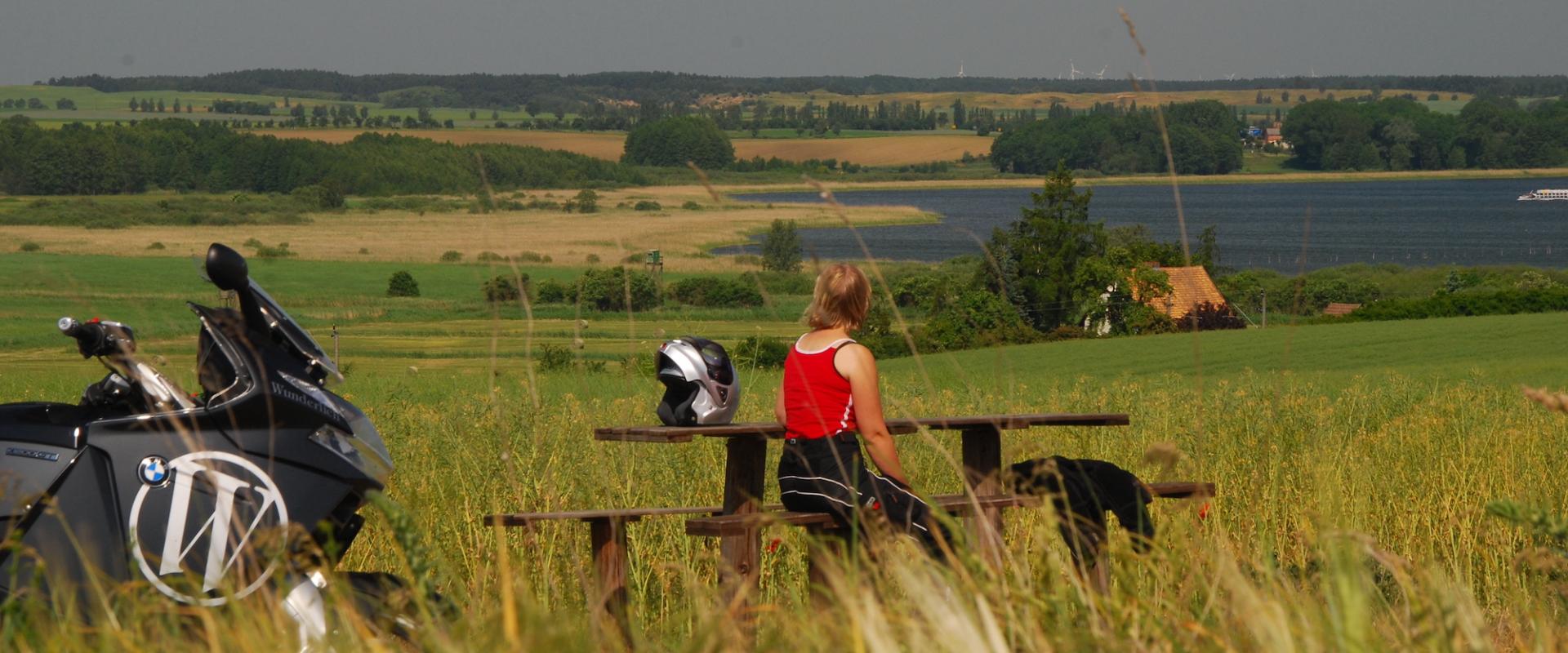 Brandenburg Motorrad Tour Pause am Wasser
