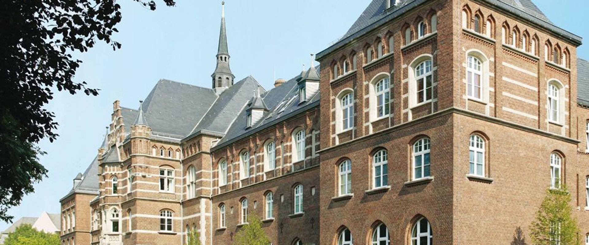 30736 Biker Collegium Niederrhein Ansicht.jpeg