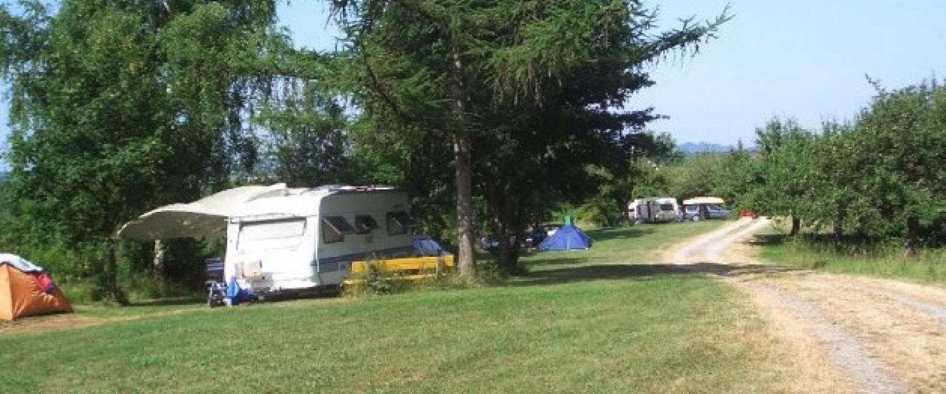 30768 Waldcamping Hüttenhof Schwäbische Alb Ansicht.jpg