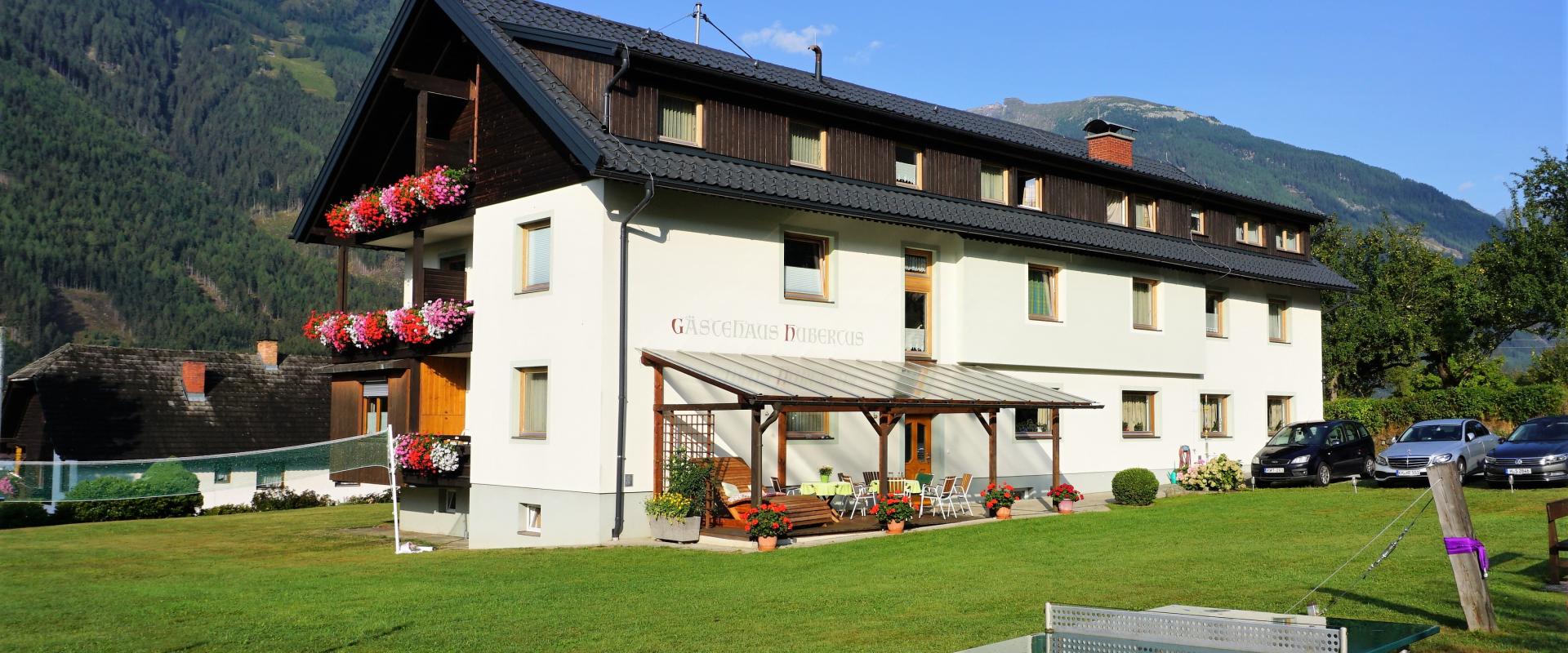 30851 Bike Gästehaus Hubertus Kärnten Ansicht 1.jpg
