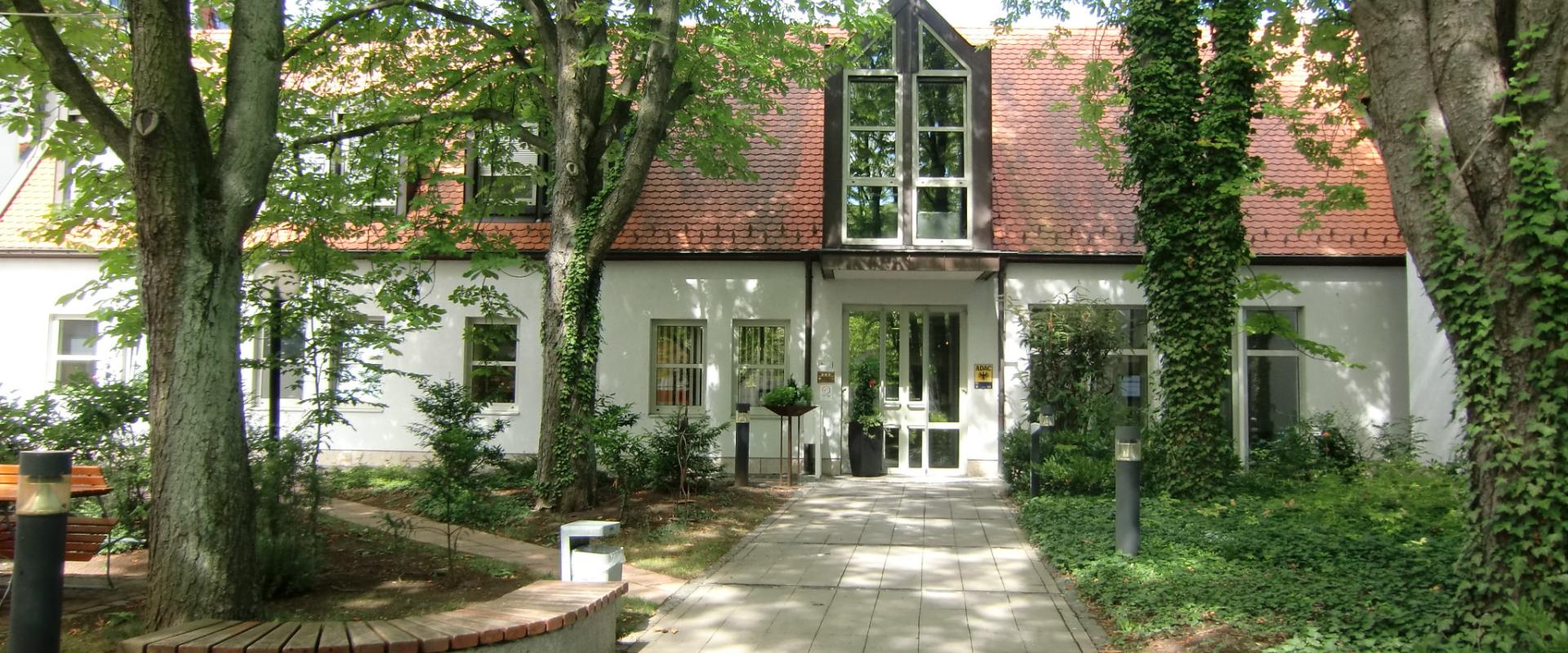 30873 Kolping Hotel Franken Aussenansicht.JPG