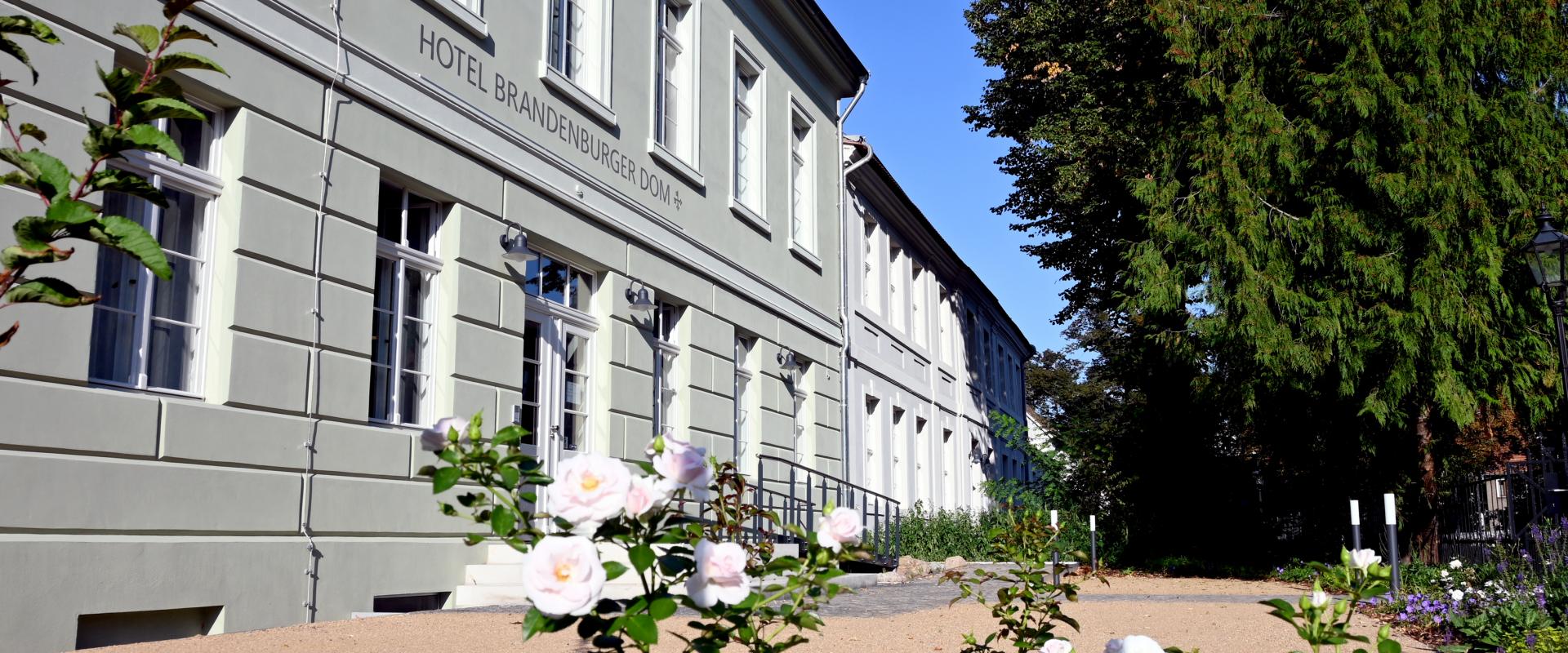 30943 EBA Hotel Brandenburger Dom Eingang.jpg