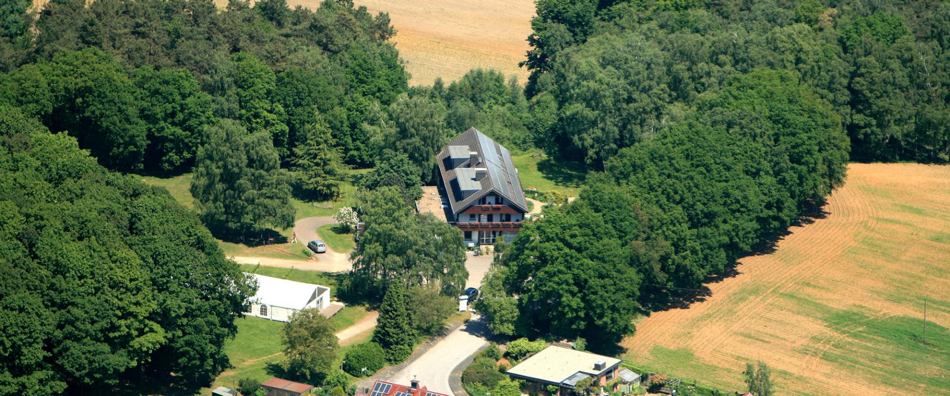 13796 EBA Berghotel Hohe Mark Hotelansicht.jpg