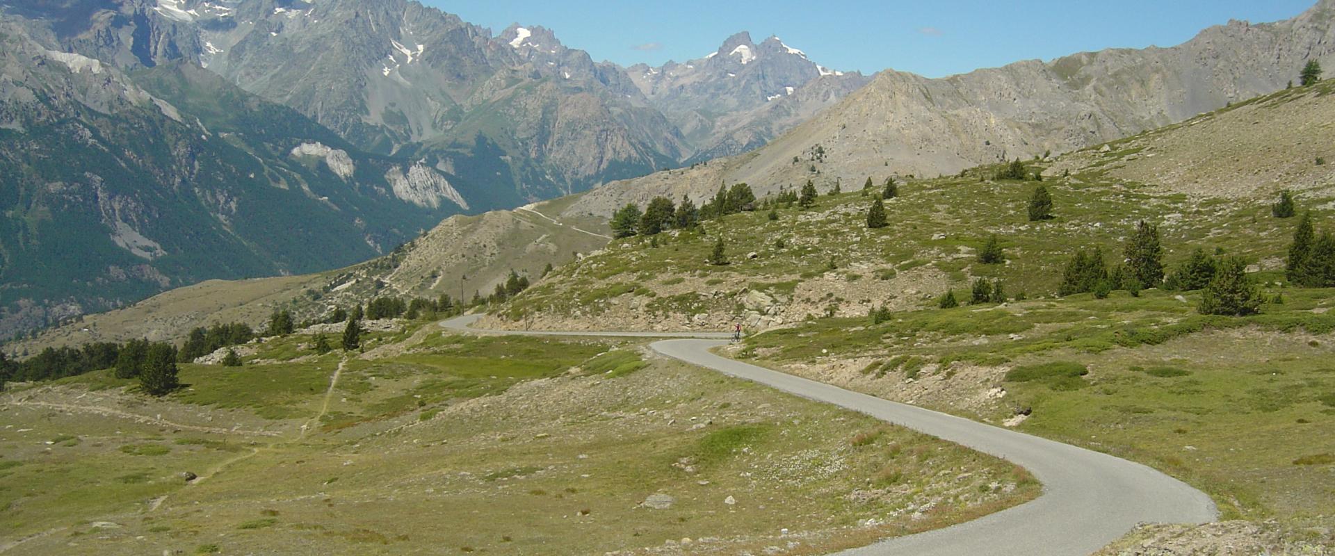 Granon_05-_vue_Ecrins - By Anthospace  CC BY-SA 4.0  Wikimedia Commons.jpg