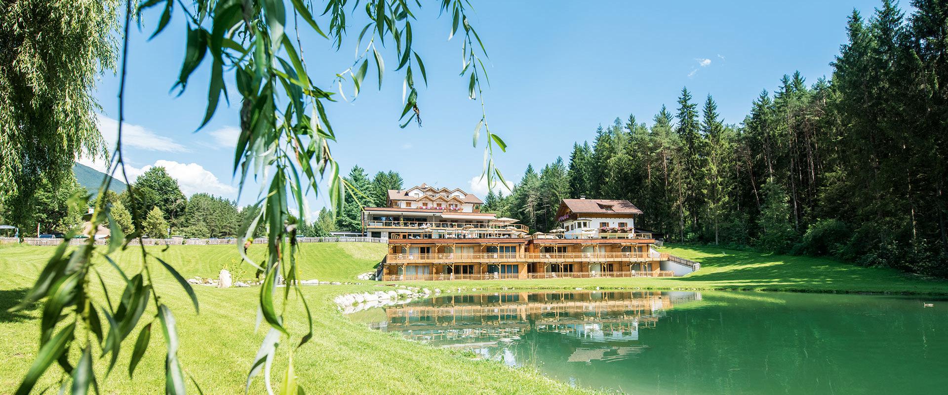 31088 Green Lake Hotel Ansicht.jpg