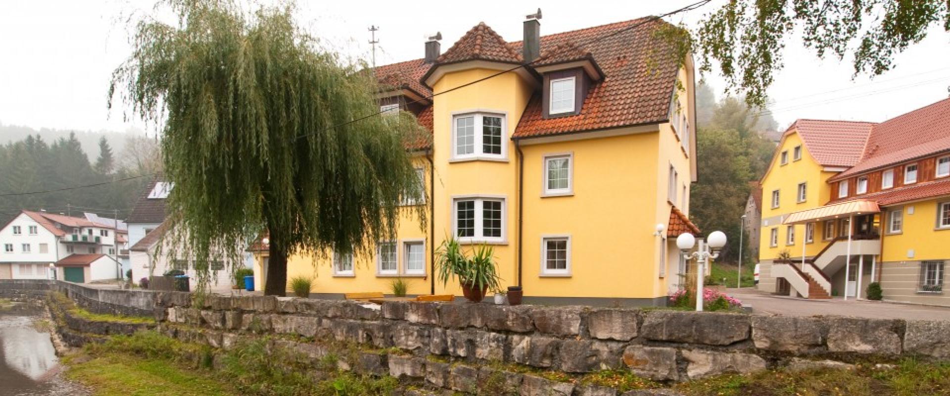 16554 Hotel Krone Ansicht.jpg
