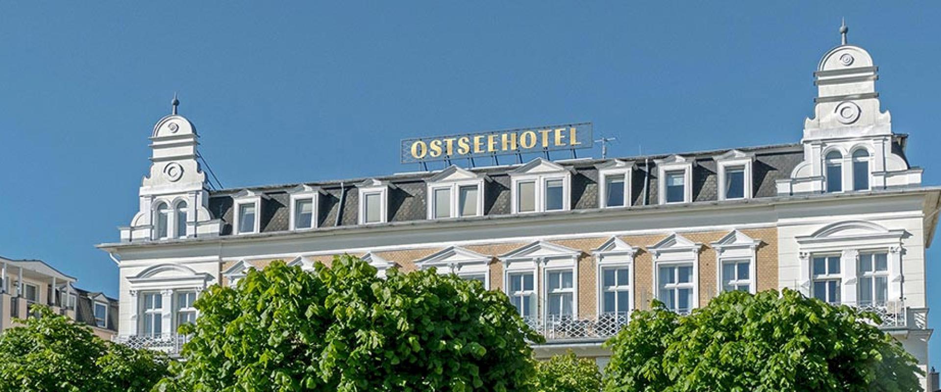 ostseehotel_aussen_06_buehne.1000x0.jpg