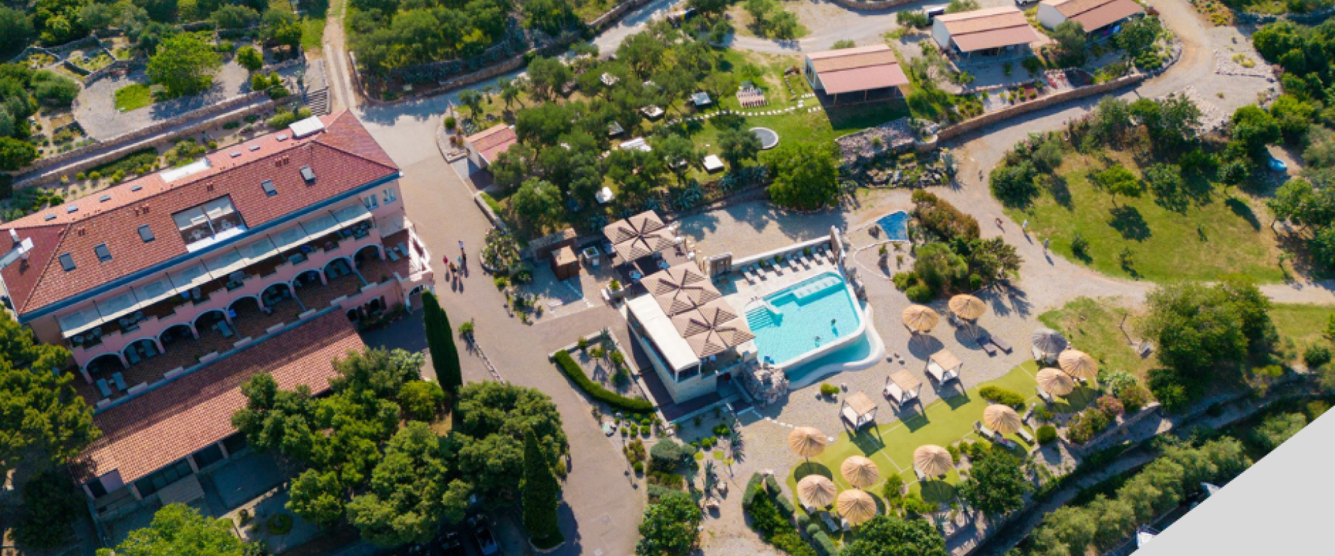 Hotel Kanajt Fotot.png