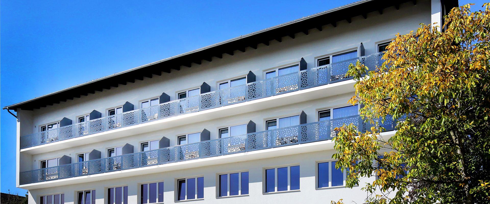 31142 F-Hotel Ansicht.jpg