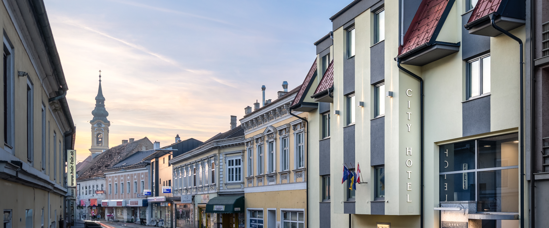 31176 Hotel Stockrau 300dpi Außenansicht.png