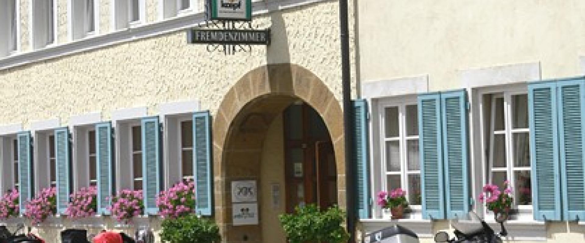 14848 Biker Hotel Roter Ochsen in der Schwäbisch Alb.jpg