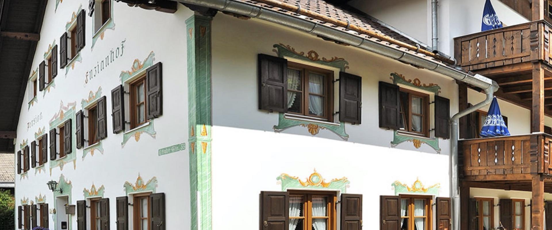 30066 Motorrad Hotel Enzianhof in Oberbayern.jpg