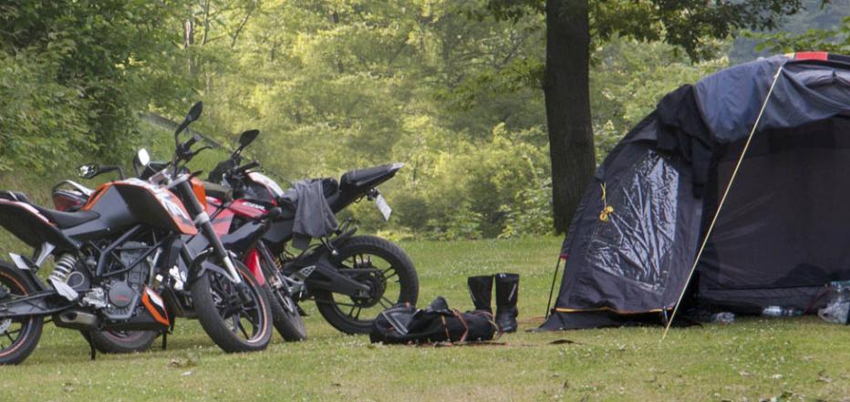 13368 Biker Camping Wiesenbeker Teich Harz.jpg