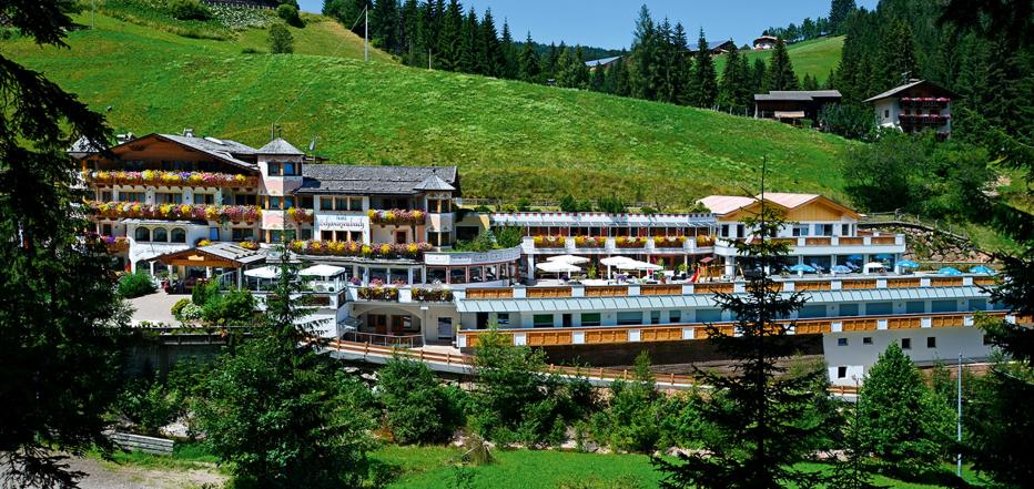 30777 Biker Hotel Schwarzbach Südtirol Ansicht.jpg