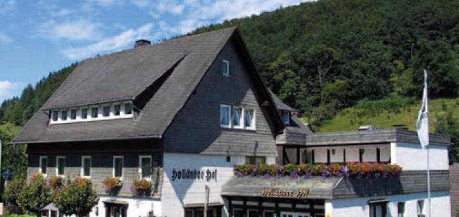 15256 Motorrad Hotel Holländer Hof im Sauerland.jpg