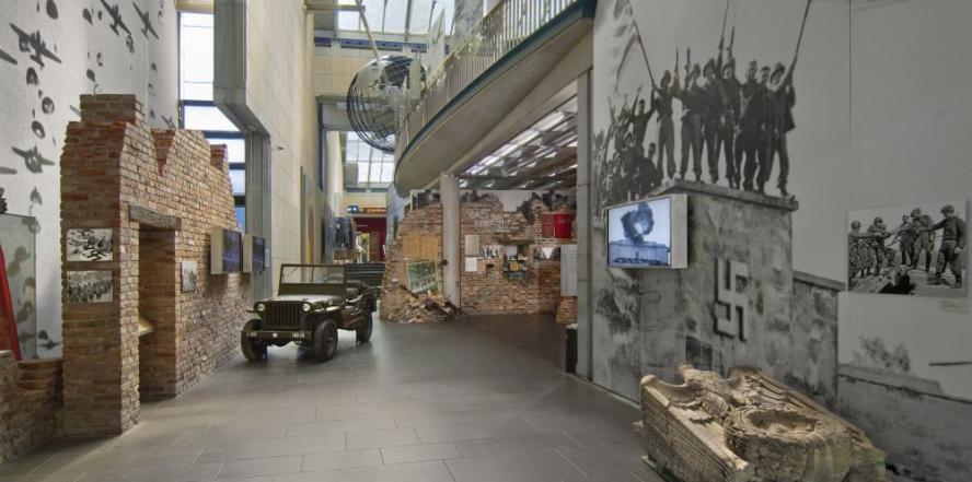Haus der Geschichte Eingang Dauerausstellung 