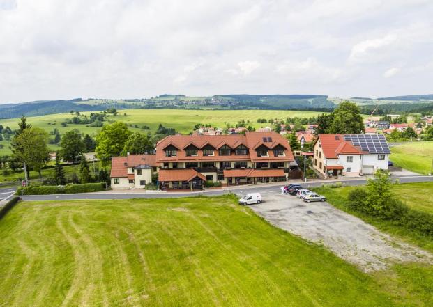 15387 Biker Hotel Krainich Thüringer Wald Ansicht.jpg