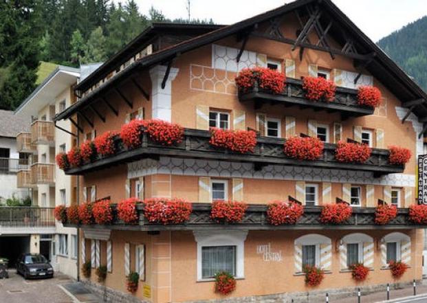 11941 Biker Hotel Central in Südtirol.jpg