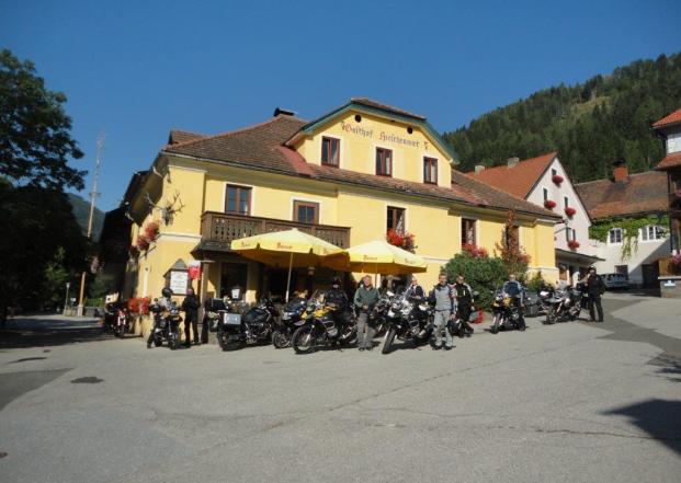 15748 Motorrad Hotel Hirschenwirt in der Steiermark.jpg