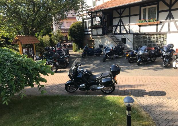 30074 Motorrad Hotel Adi im Hessischen Bergland.jpg