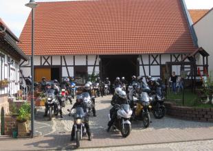 12917 Biker Hotel zur Grünen Kutte Rhön Motorrad.jpeg