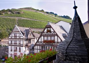 14143 Bergs Alte Bauernschänke Giebelhaus.jpg
