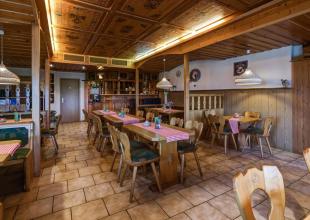 15387 Biker Hotel Krainich Thüringer Wald Frühstücksraum.jpg