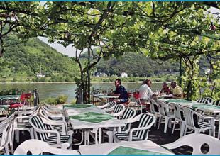 11664 Motorrad Hotel Zum Anker am romantischen Rhein 2.jpg