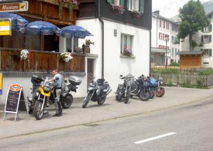 12318 Biker Hotel Grimsel in Wallis 2.jpg