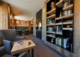 13994 Motorrad Hotel Laurin in Tirol 2.jpg