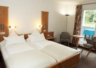 15462 Biker Hotel Zur Burg Sternberg im Teutoburger Wald 3.JPG