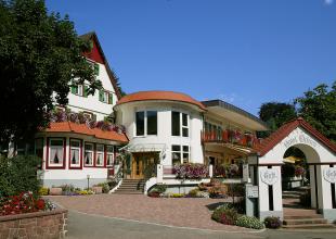 12861 Motorrad Hotel Ochsen im Schwarzwald 3.jpeg