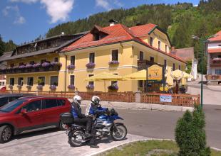 15748 Motorrad Hotel Hirschenwirt in der Steiermark 3.jpg