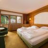 16416 Motorrad Hotel zum Pinzger in Tirol 5.jpg