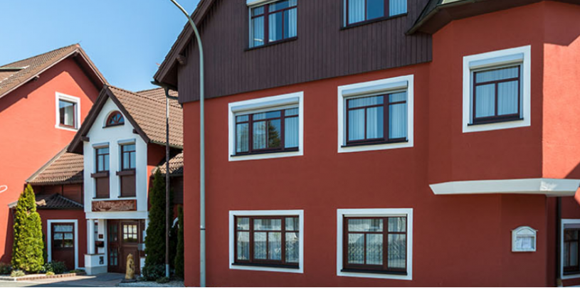 30078 Biker Hotel Zur Traube im Schwarzwald.jpg