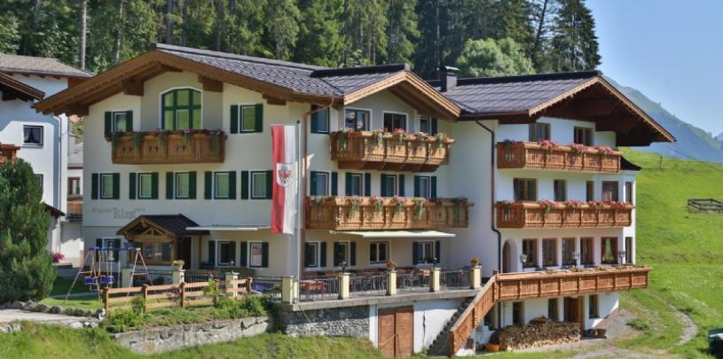 07140 Biker Hotel Klapf in Tirol.jpg