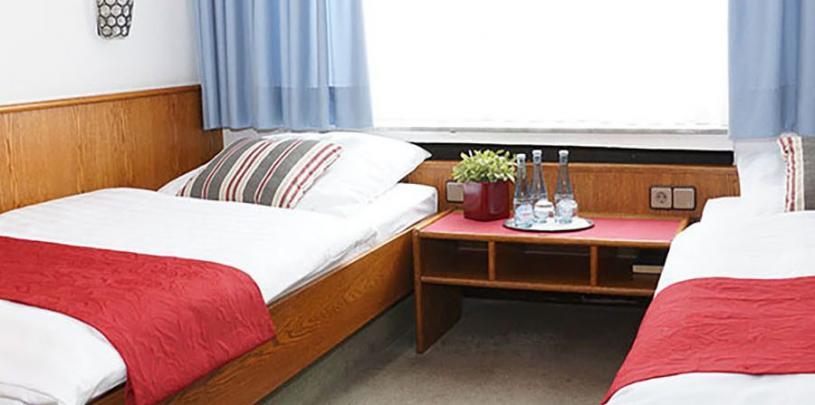 30513 Biker Hotel Wildpferd im Münsterland.jpg