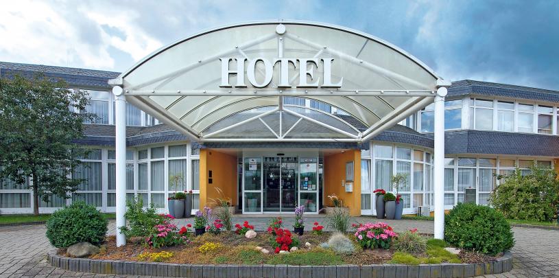 30540 Biker Hotel Königshof in der Lüneburger Heide.jpg