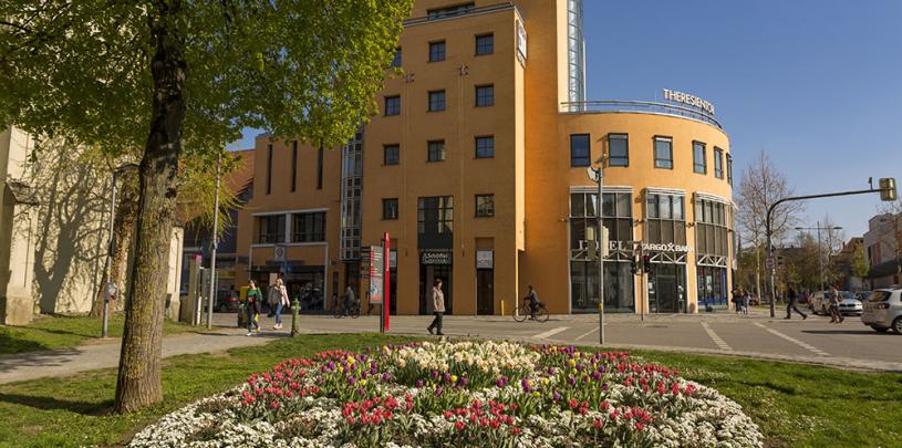 30588 Biker Hotel Theresientor in Niederbayern.jpg