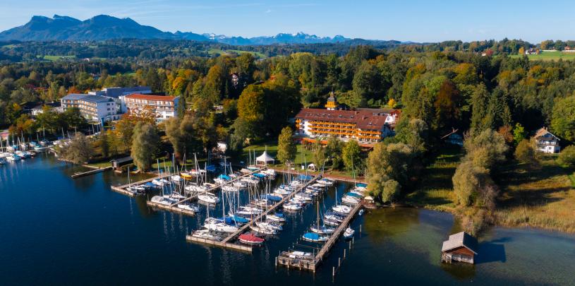 30694 Biker Hotel Yachtclub Chiemsee.jpg