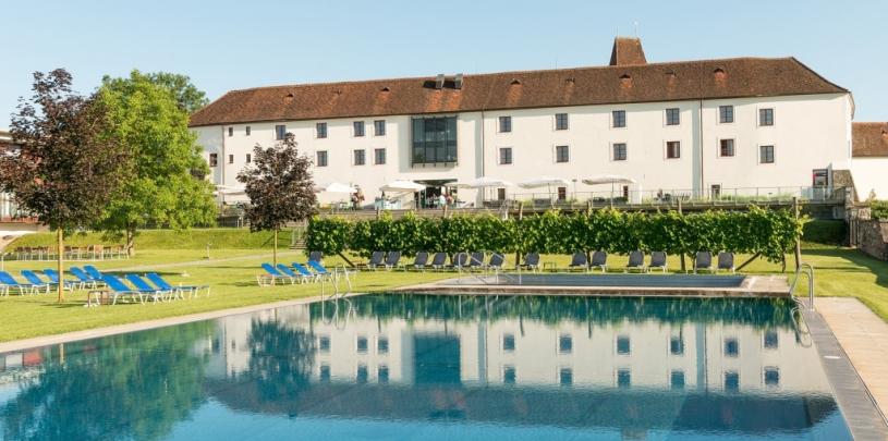 30727 Ebike Hotel Schloss Seggau Steiermark Garten 2.jpg
