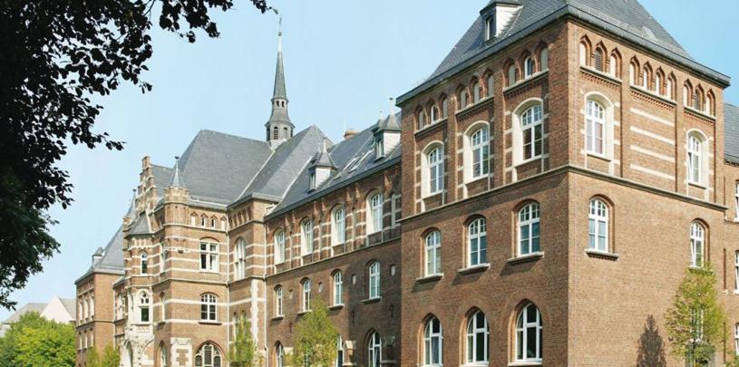 30736 Biker Collegium Niederrhein Ansicht.jpeg