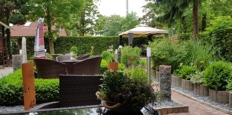 30810 Bike Hotel Kröger Ostfriesland Ansicht Garten.jpg