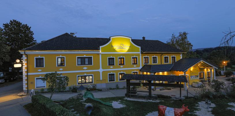 13804 Perbersdorfer Heuriger Ansicht  2.jpg